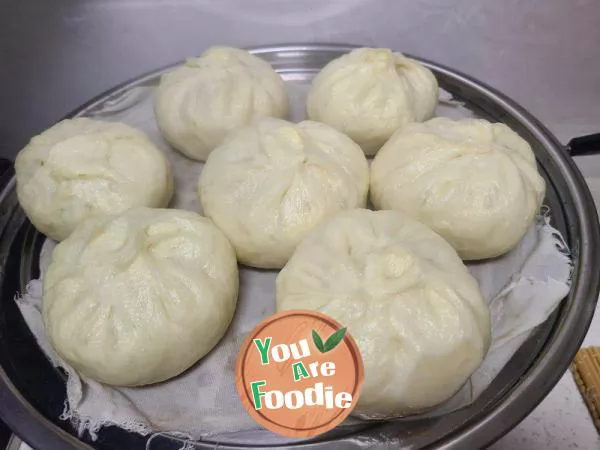 Steamed buns stuffed with radish