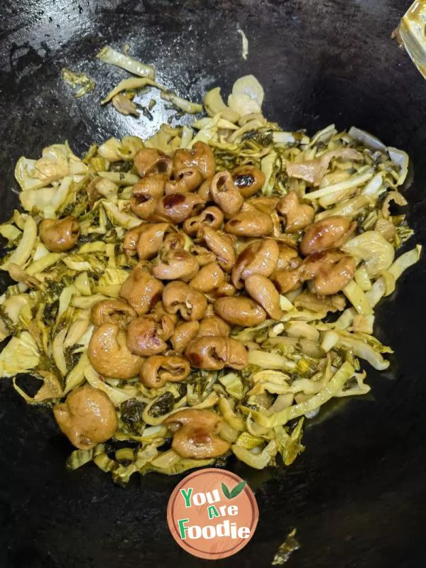 Stir fried Pork Intestine with Pickled Cabbage in Old Pot