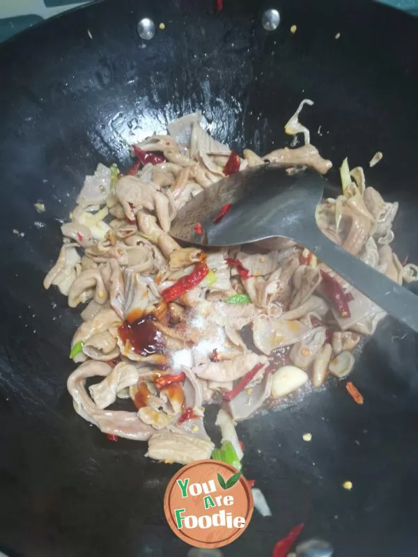 Stir-fried small intestine