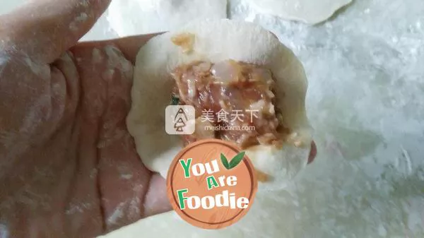 Shrimp meat bun