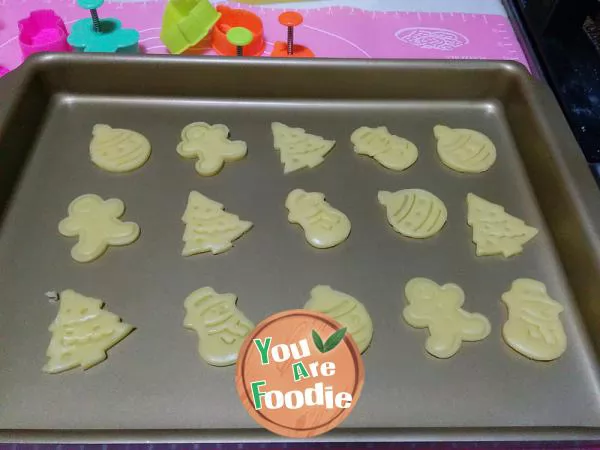 [Christmas tree frosted biscuits]