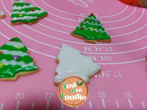 [Christmas tree frosted biscuits]