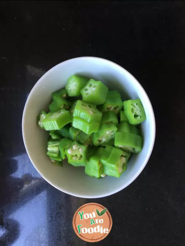 Fried diced chicken with okra