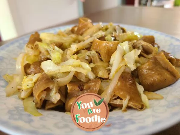 Stir fried pickled large intestine with cabbage