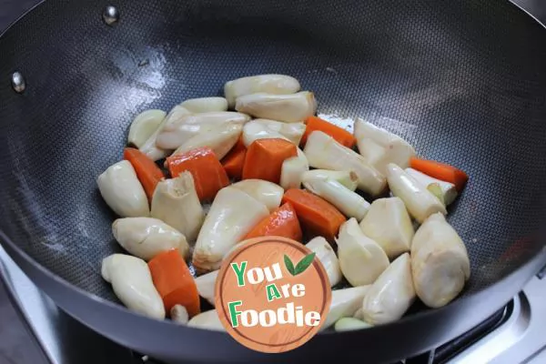 Good taste after dinner -- braised carrot with Pleurotus eryngii