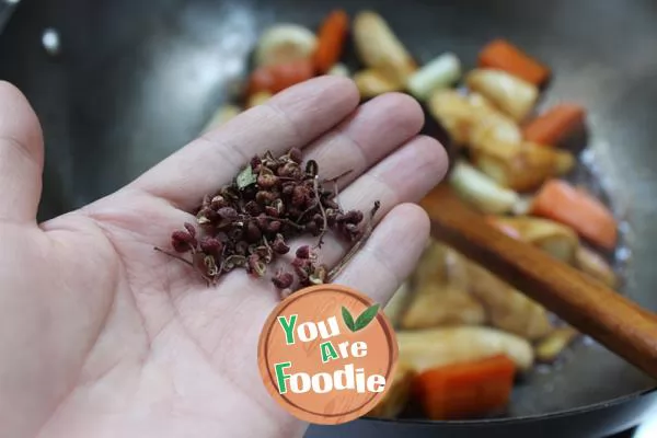 Good taste after dinner -- braised carrot with Pleurotus eryngii