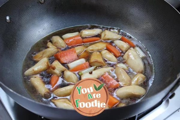 Good taste after dinner -- braised carrot with Pleurotus eryngii