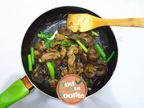 Fried sliced meat with mushroom