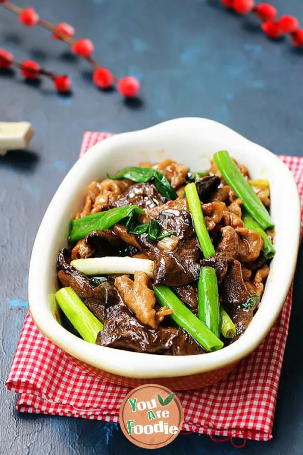 Fried sliced meat with mushroom