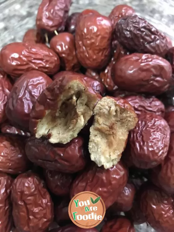 Peanut candy with jujube paste