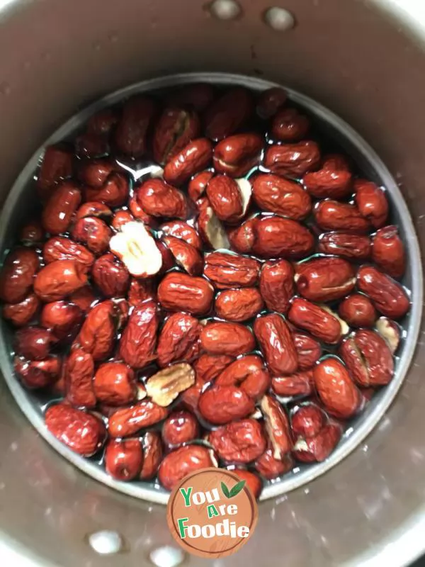 Peanut candy with jujube paste