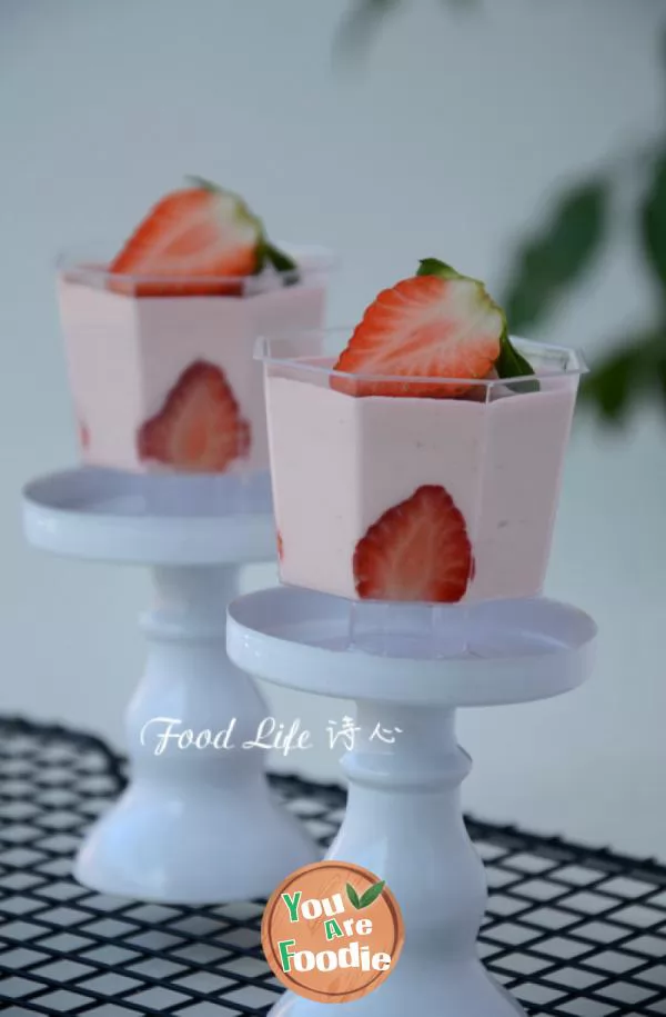 [strawberry-Cheese-Mousse-Cup]---a-cake-not-to-be-missed-in-strawberry-season