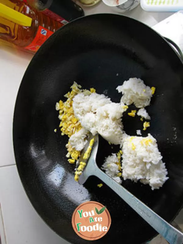 Ten minutes to fill your stomach - fried rice with eggs