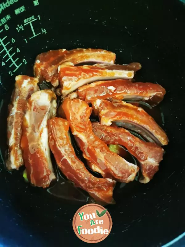 Barbecued Spareribs in Rice Pot