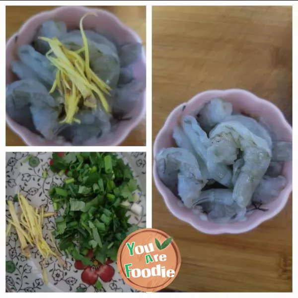 Congee with peas, carrots and shrimps