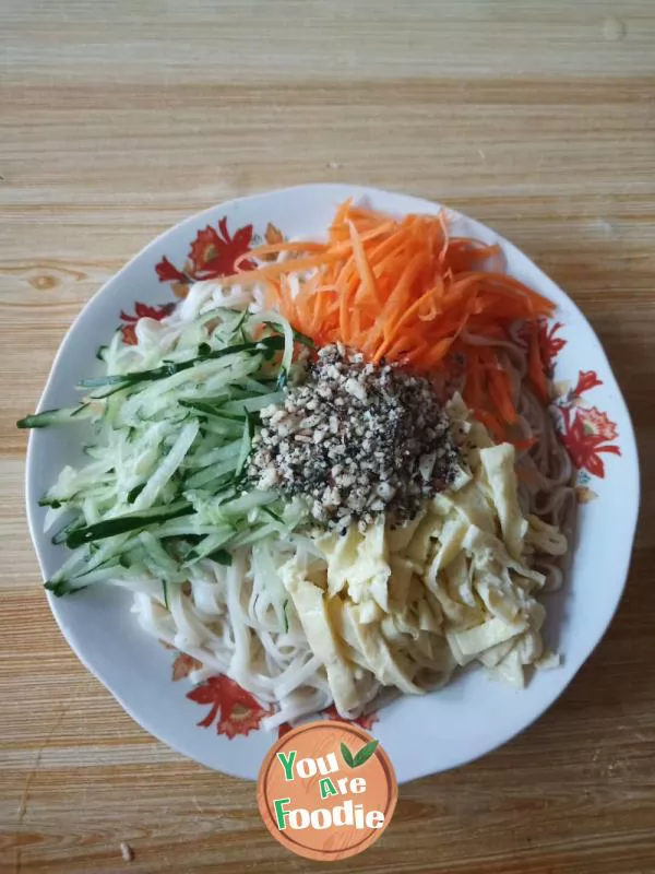 Cold-noodles-with-shredded-egg