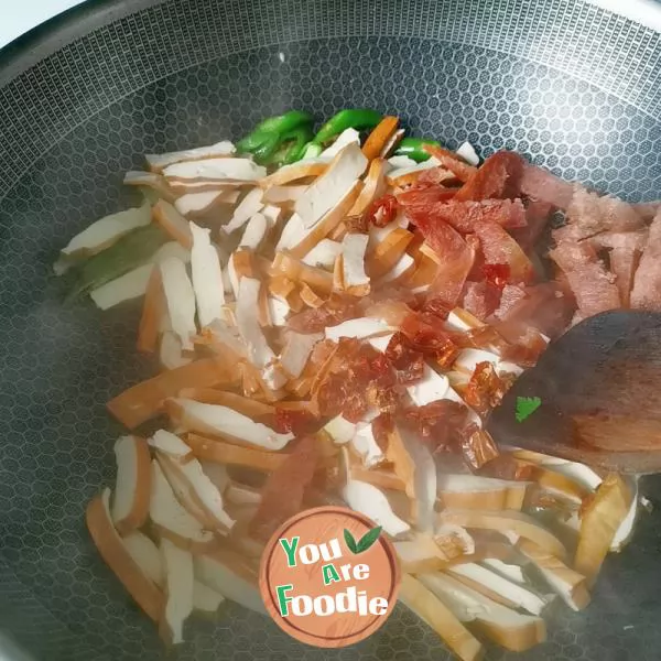Sausages and dried beans