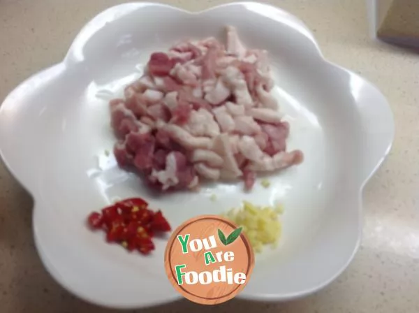 Home style flavor is the most cordial ----- fried cowpea with shredded meat