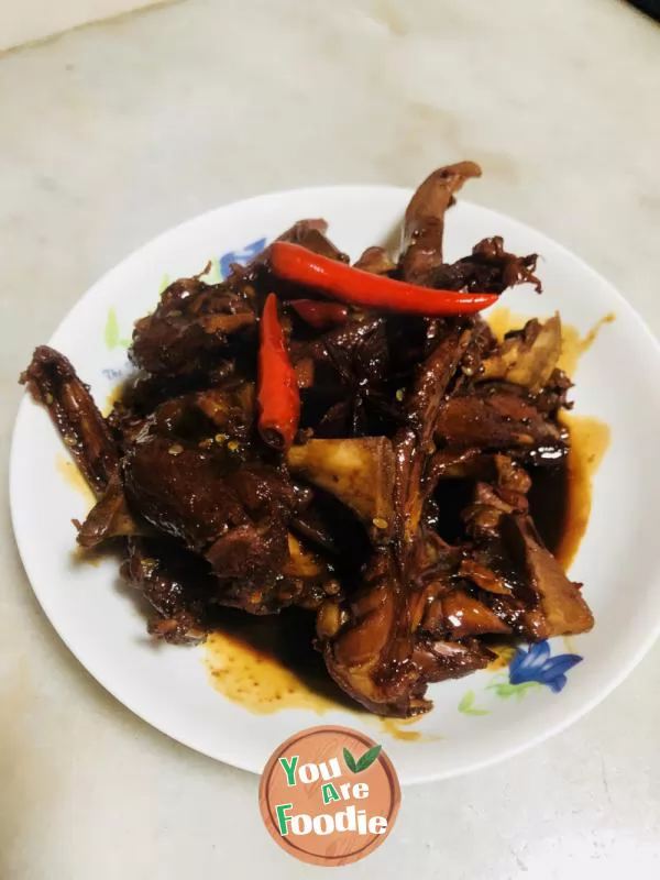 Braised duck collarbone in soy sauce