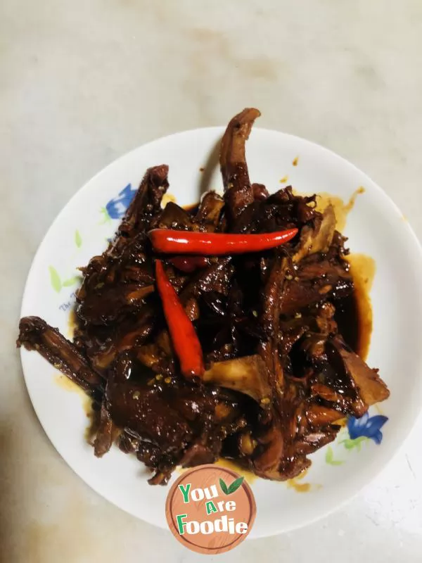 Braised duck collarbone in soy sauce