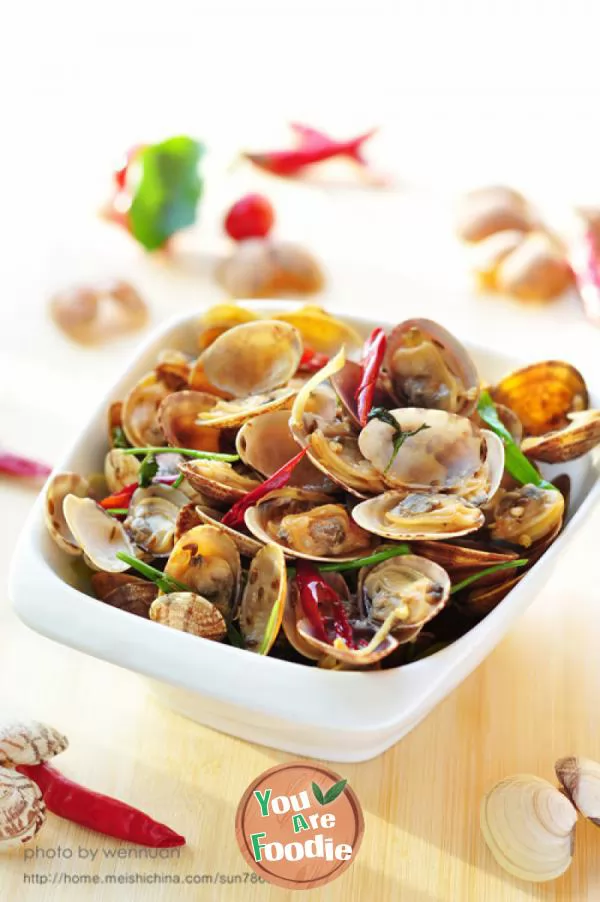 Stir fried clam with chili