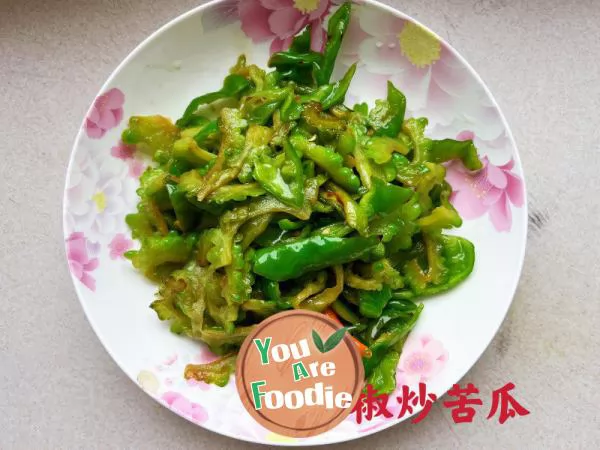 Stir fried bitter gourd with green pepper