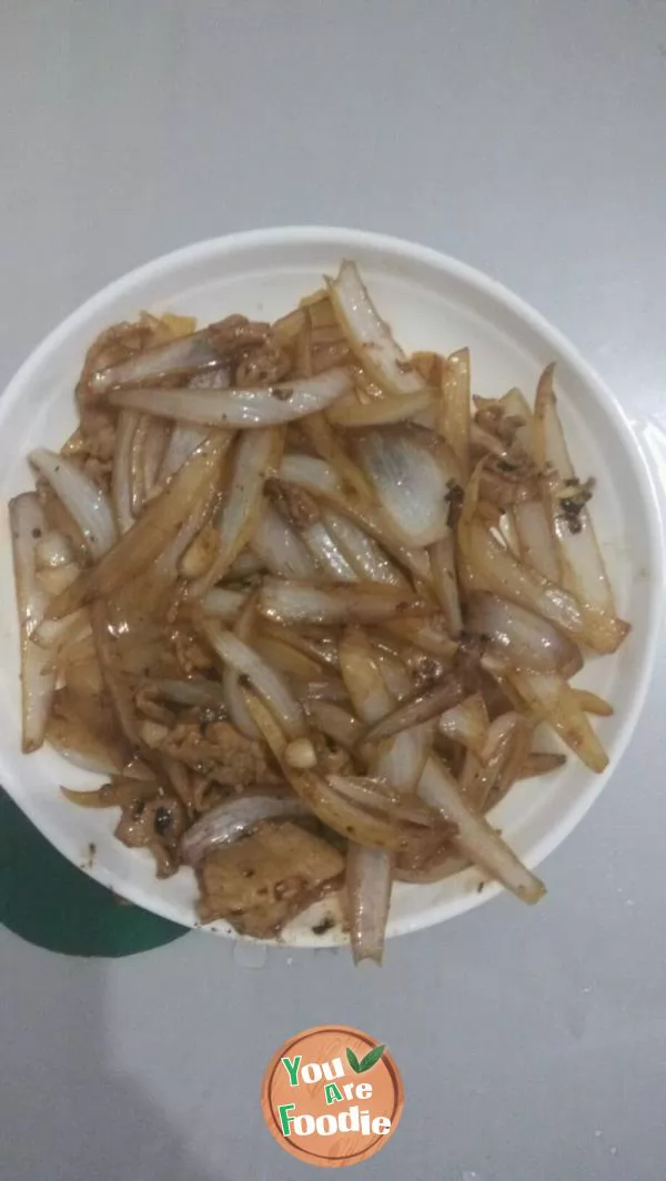 Stir fried pork with onion