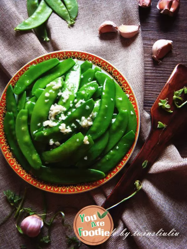 Lotus beans with minced garlic