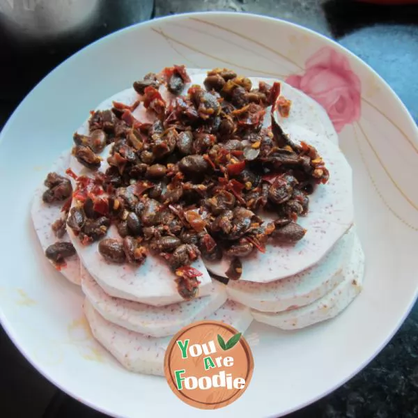 Steamed taro with bean paste