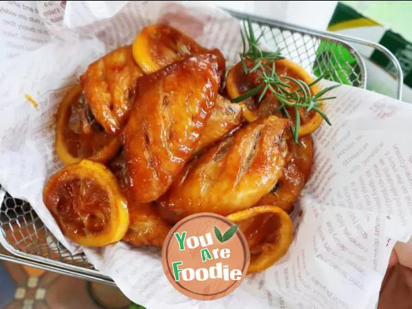 Roasted wings with lemon flavor