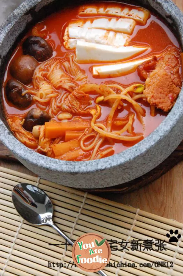 Korean kimchi pot