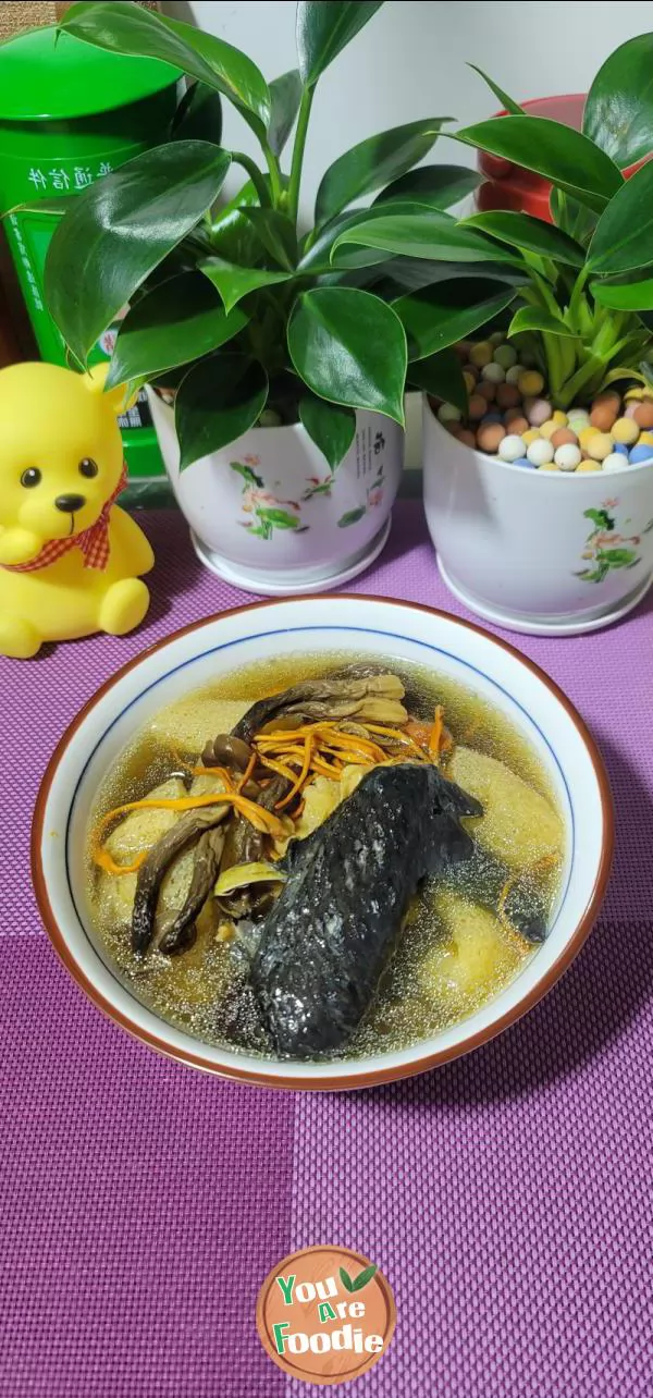 Black chicken mushroom soup