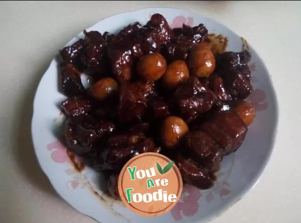 Braised meat with quail eggs