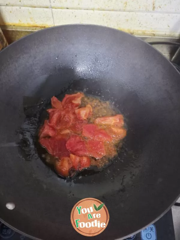 Sliced tomato meat