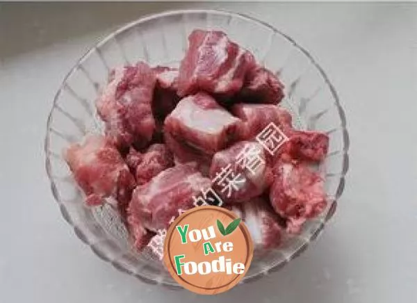 Give the college entrance examination students a cool summer heat relieving and nutritional calcium supplement soup - [white gourd ribs soup with skin]