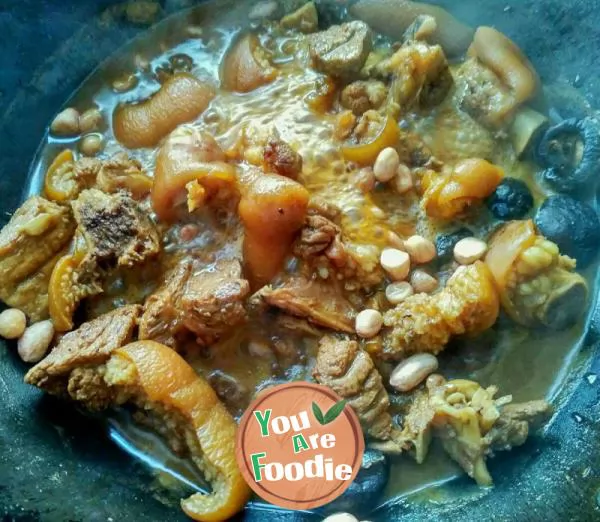 Braised pork feet