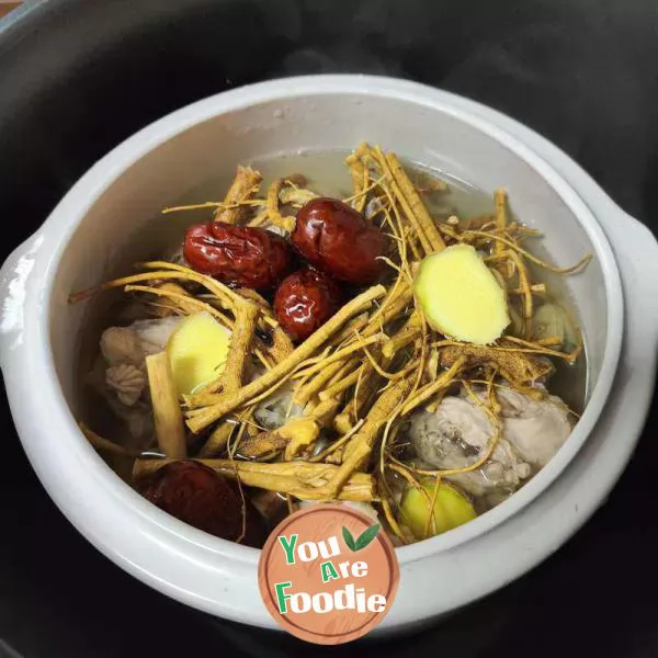 Stewed Chicken Soup with Ginseng Root