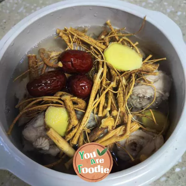 Stewed Chicken Soup with Ginseng Root