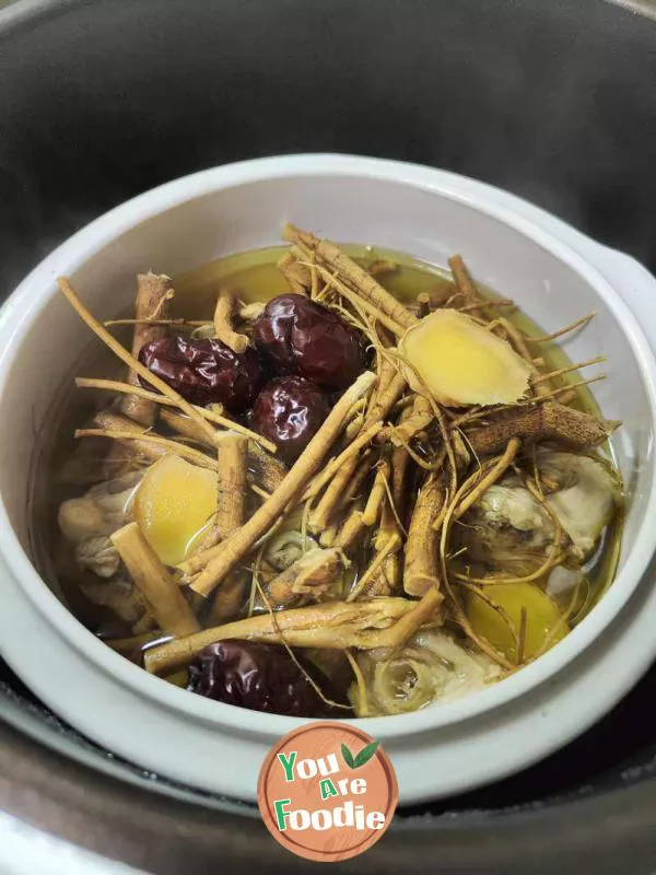 Stewed Chicken Soup with Ginseng Root