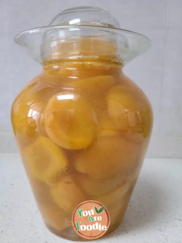 Canned-apricots