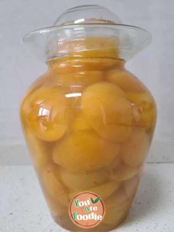 Canned apricots