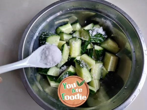 Stir fried cucumber with vegetable