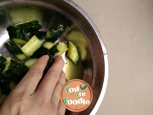 Stir fried cucumber with vegetable