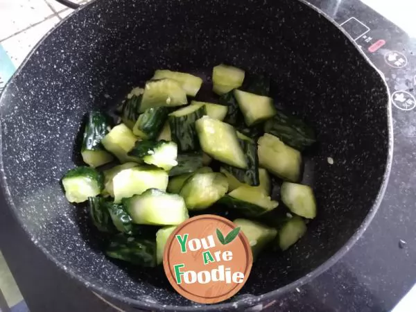 Stir fried cucumber with vegetable