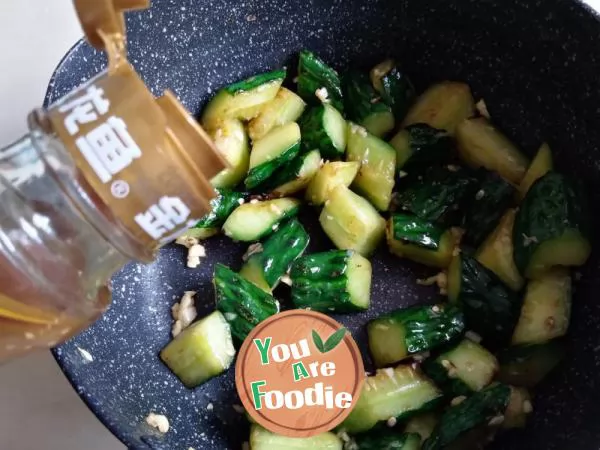 Stir fried cucumber with vegetable