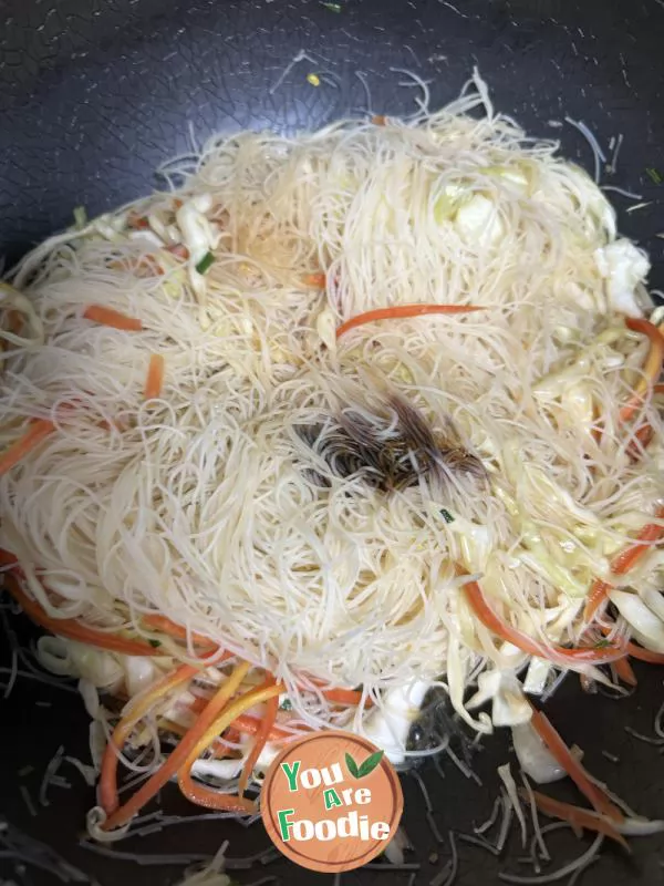 Home style stir fried noodles