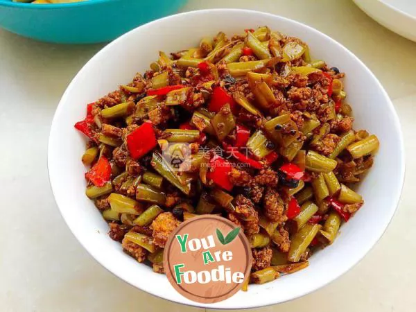 Fried minced meat with sour beans