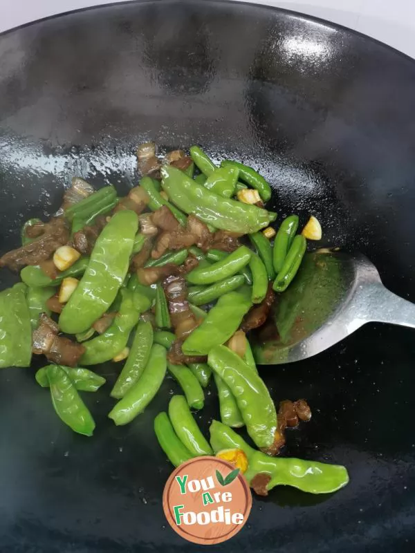 Stir fried Pork with Holland Beans