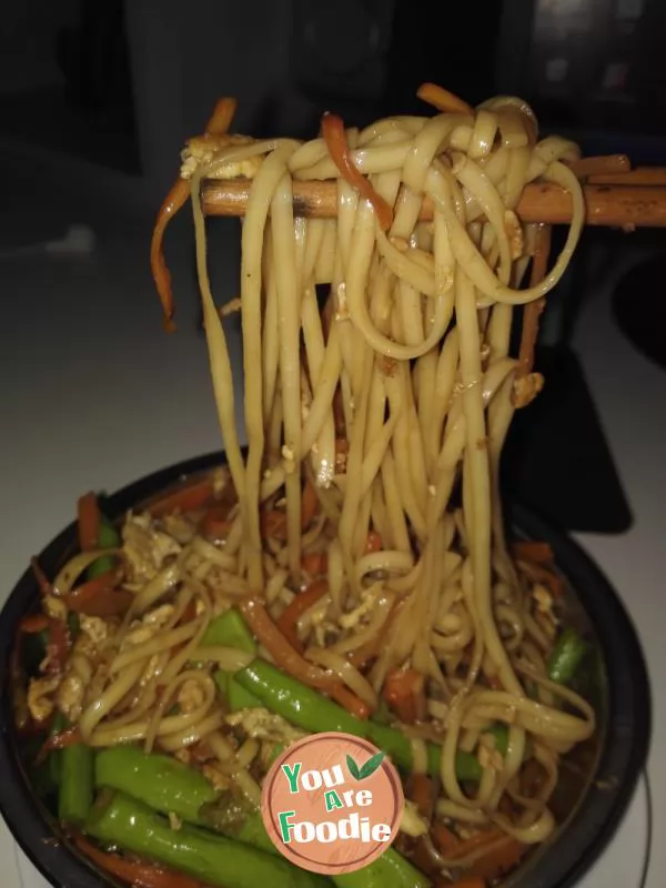 Stir-Fried-Noodles-with-Vegetables