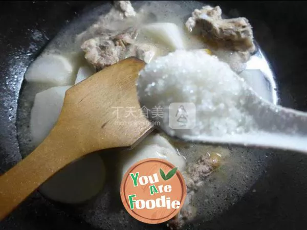 Braised keel with radish